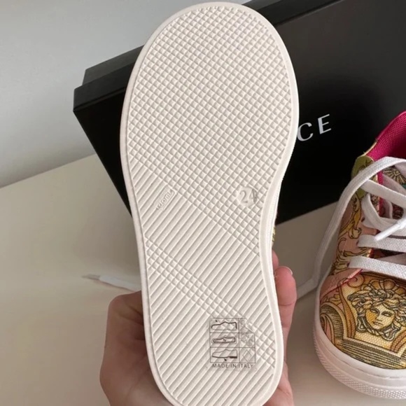 NWT Versace Toddler Barocco Printed Sneakers